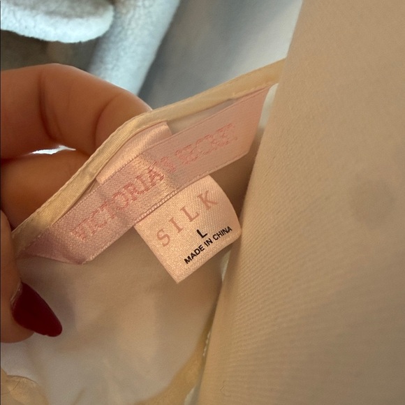 Victoria's Secret Silk White Halter Tank Top - Picture 2 of 3